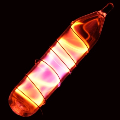 Photo of the element: Neon (Ne)